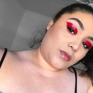 Meet your Posher, Alexia